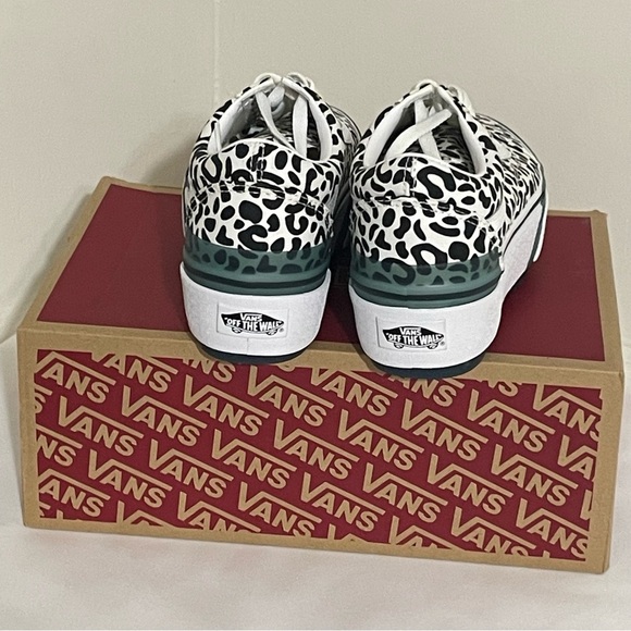 Vans Old Shook Stacked White With Multicolored LeopardUV Ink, Sz 8 - Picture 2 of 10